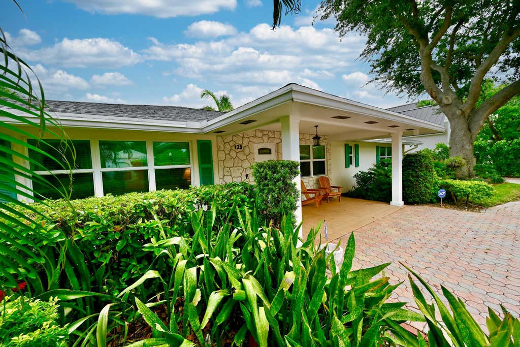 Photo of 129 Alhambra Place, West Palm Beach, FL 33405 (MLS # B26036507)