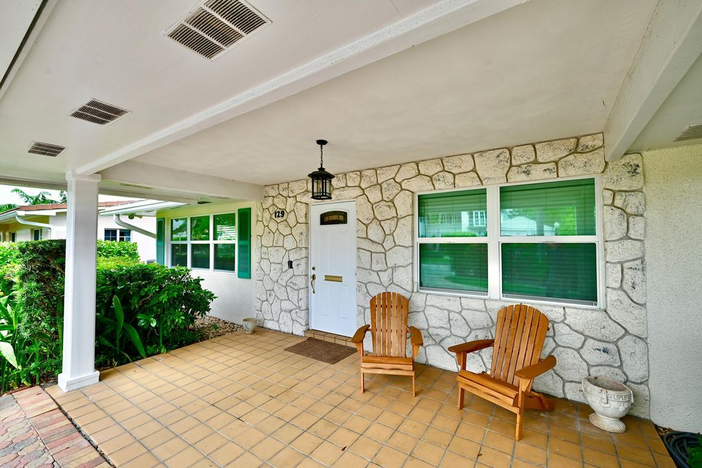 Photo of 129 Alhambra Place, West Palm Beach, FL 33405 (MLS # B26036507)