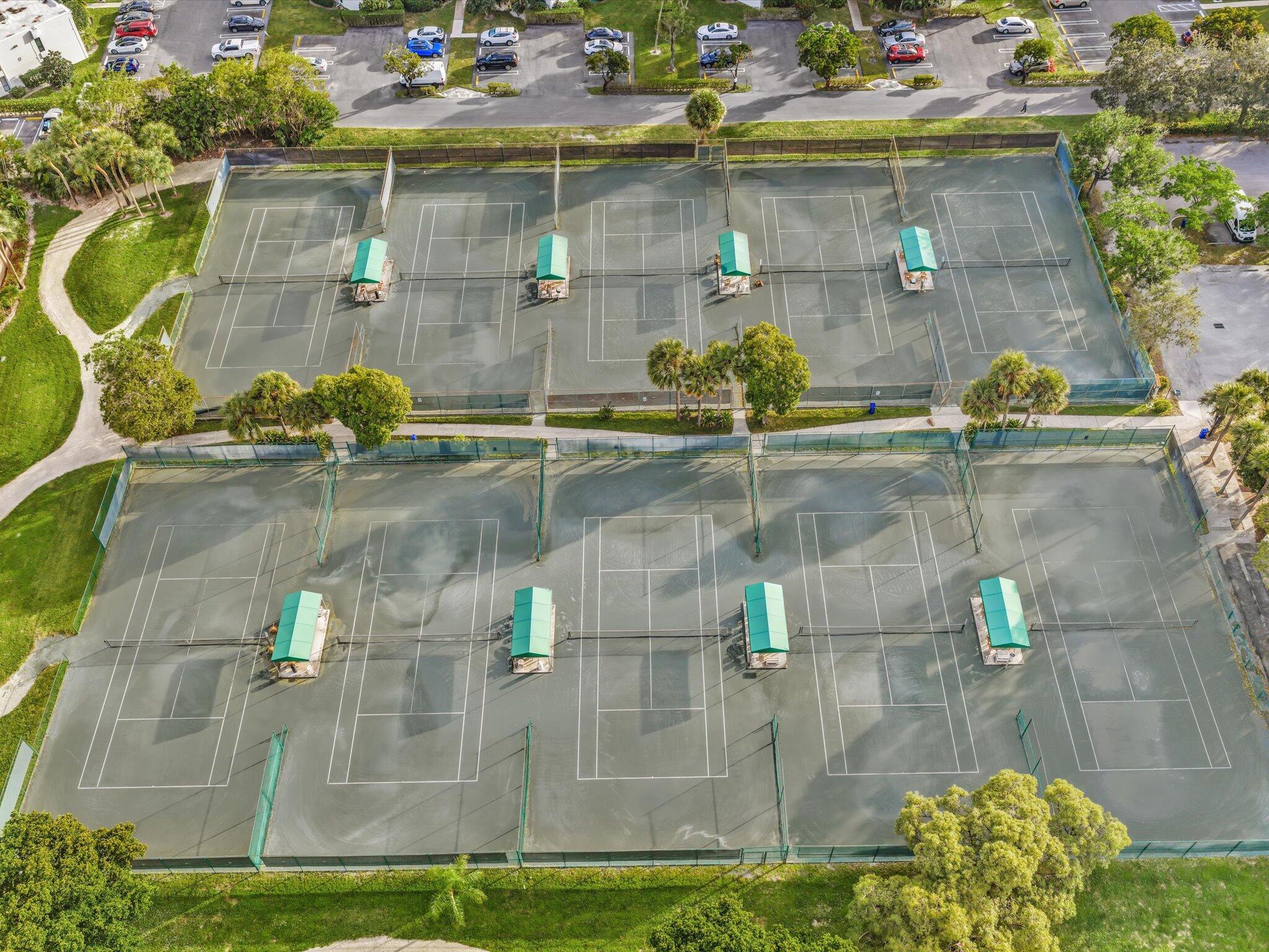 TOWN & COUNTRY ESTATES CO - Residential