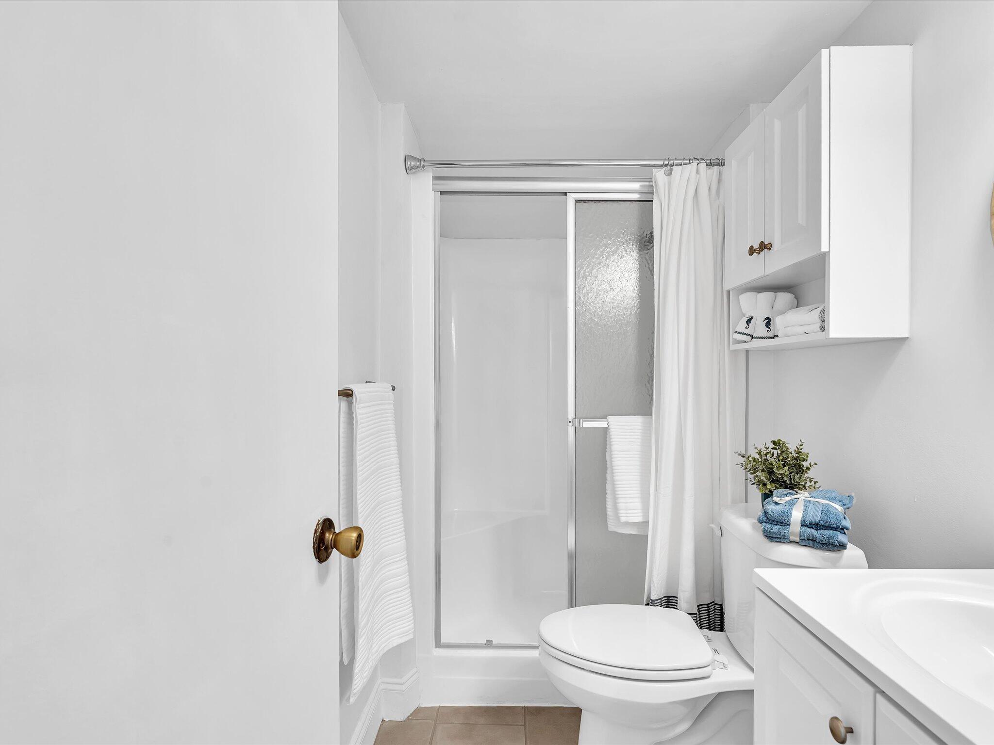 TOWN & COUNTRY ESTATES CO - Residential