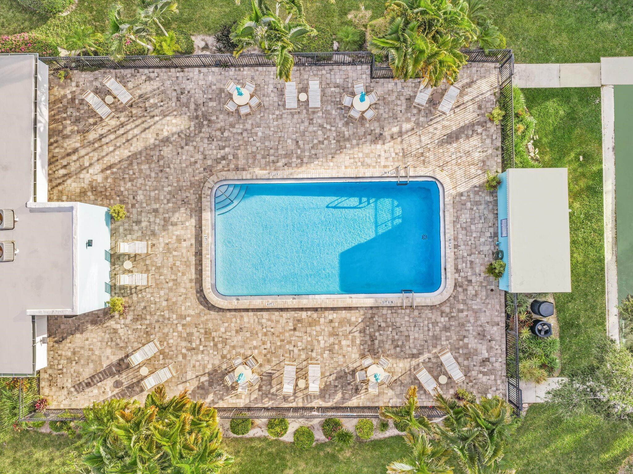 TOWN & COUNTRY ESTATES CO - Residential