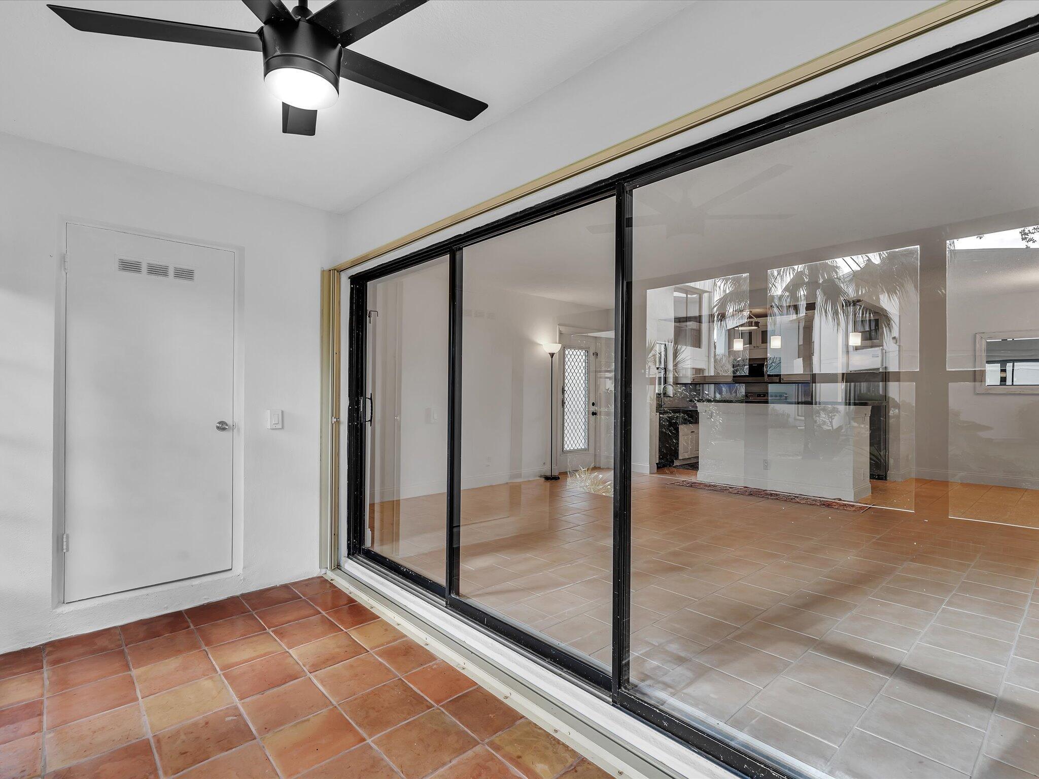 TOWN & COUNTRY ESTATES CO - Residential