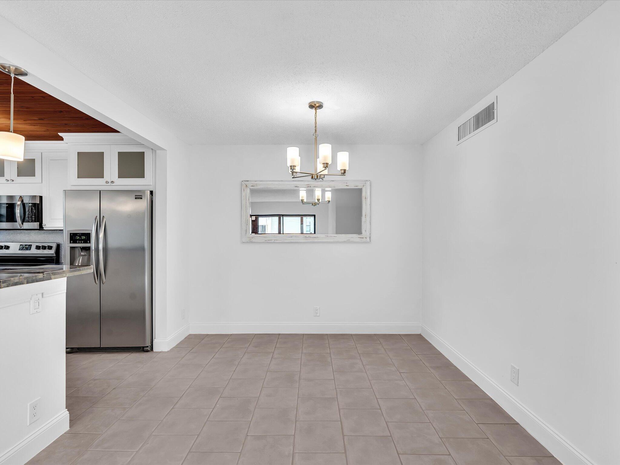 TOWN & COUNTRY ESTATES CO - Residential