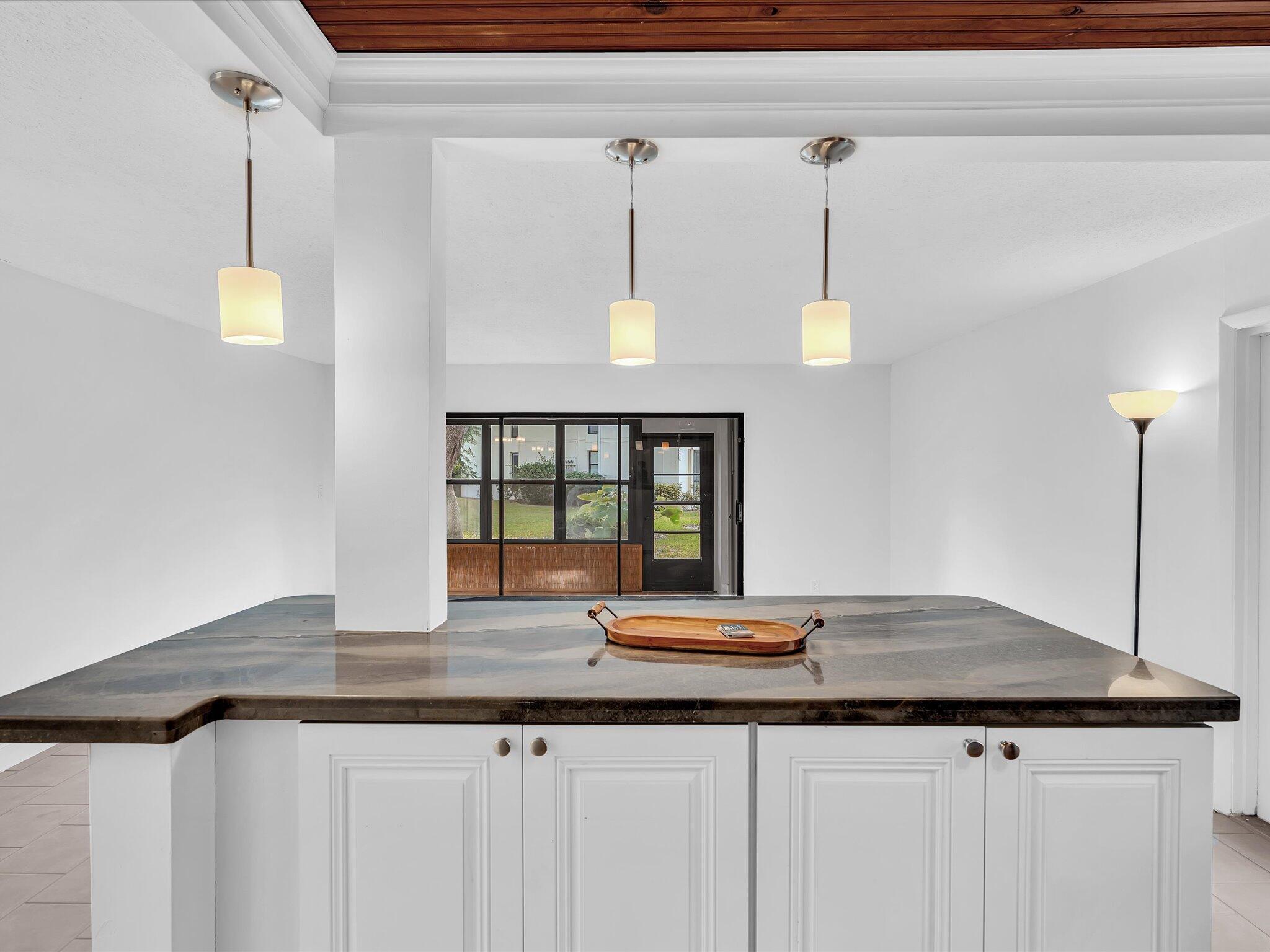 TOWN & COUNTRY ESTATES CO - Residential