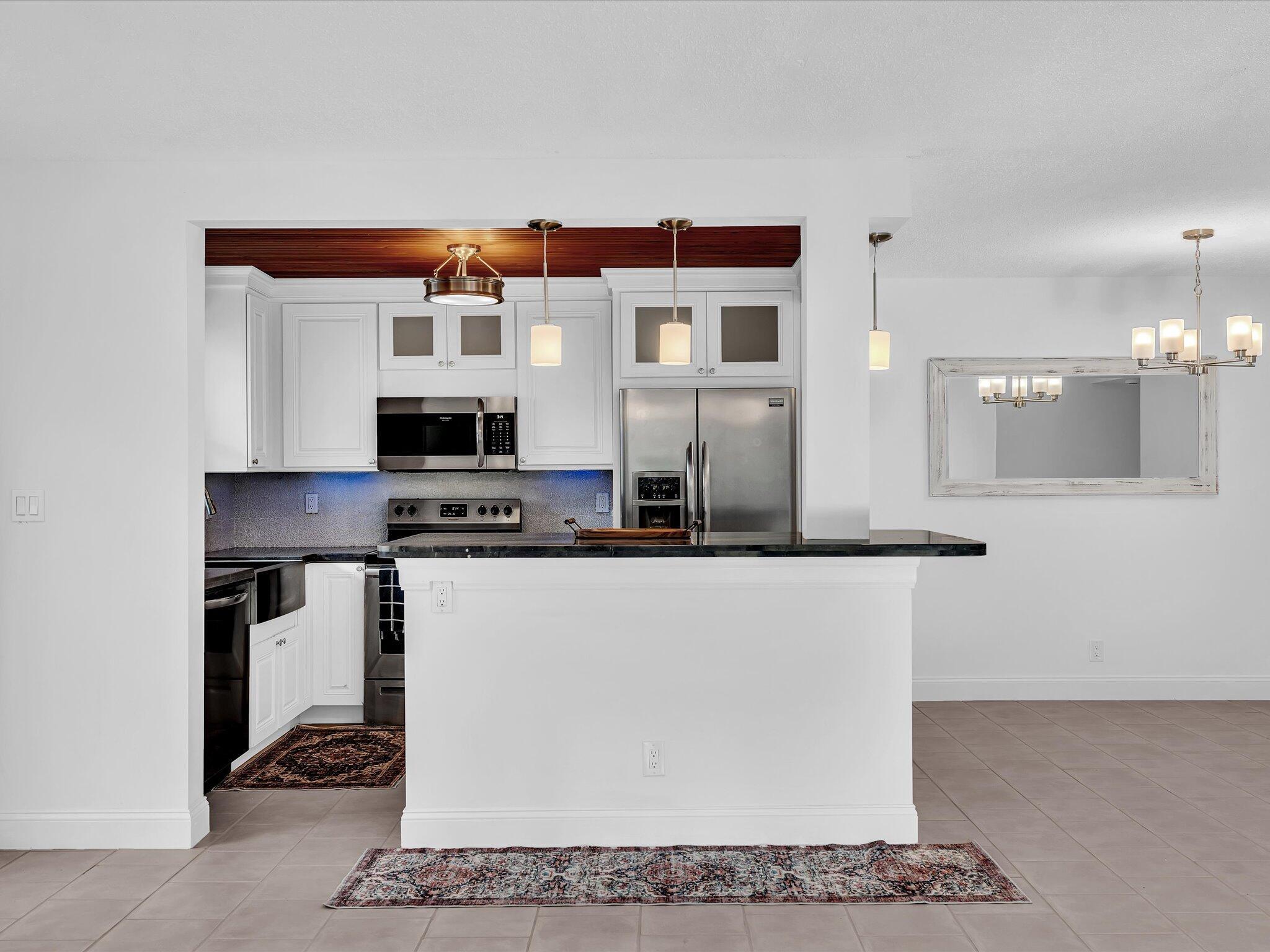 TOWN & COUNTRY ESTATES CO - Residential