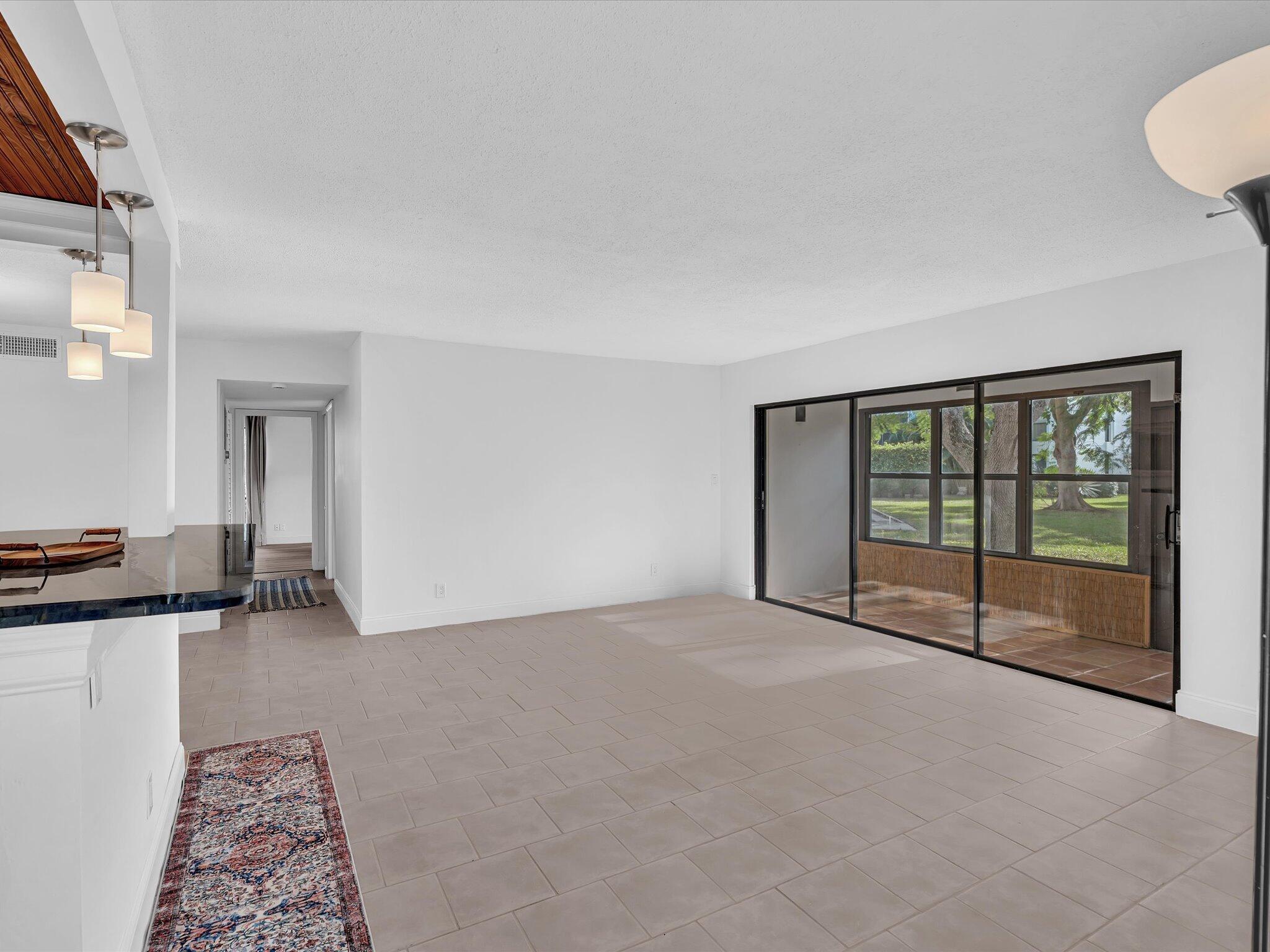 TOWN & COUNTRY ESTATES CO - Residential