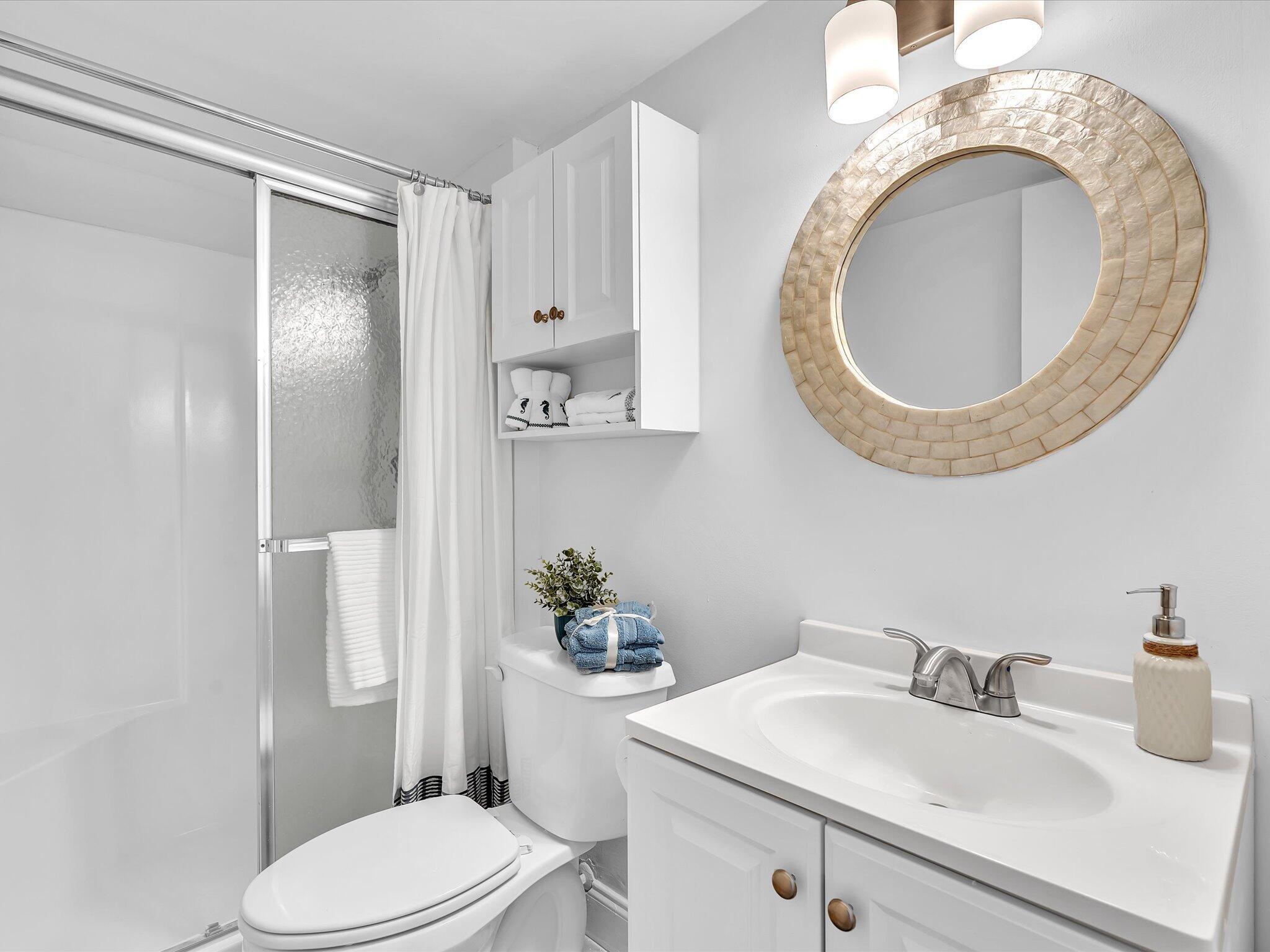 TOWN & COUNTRY ESTATES CO - Residential