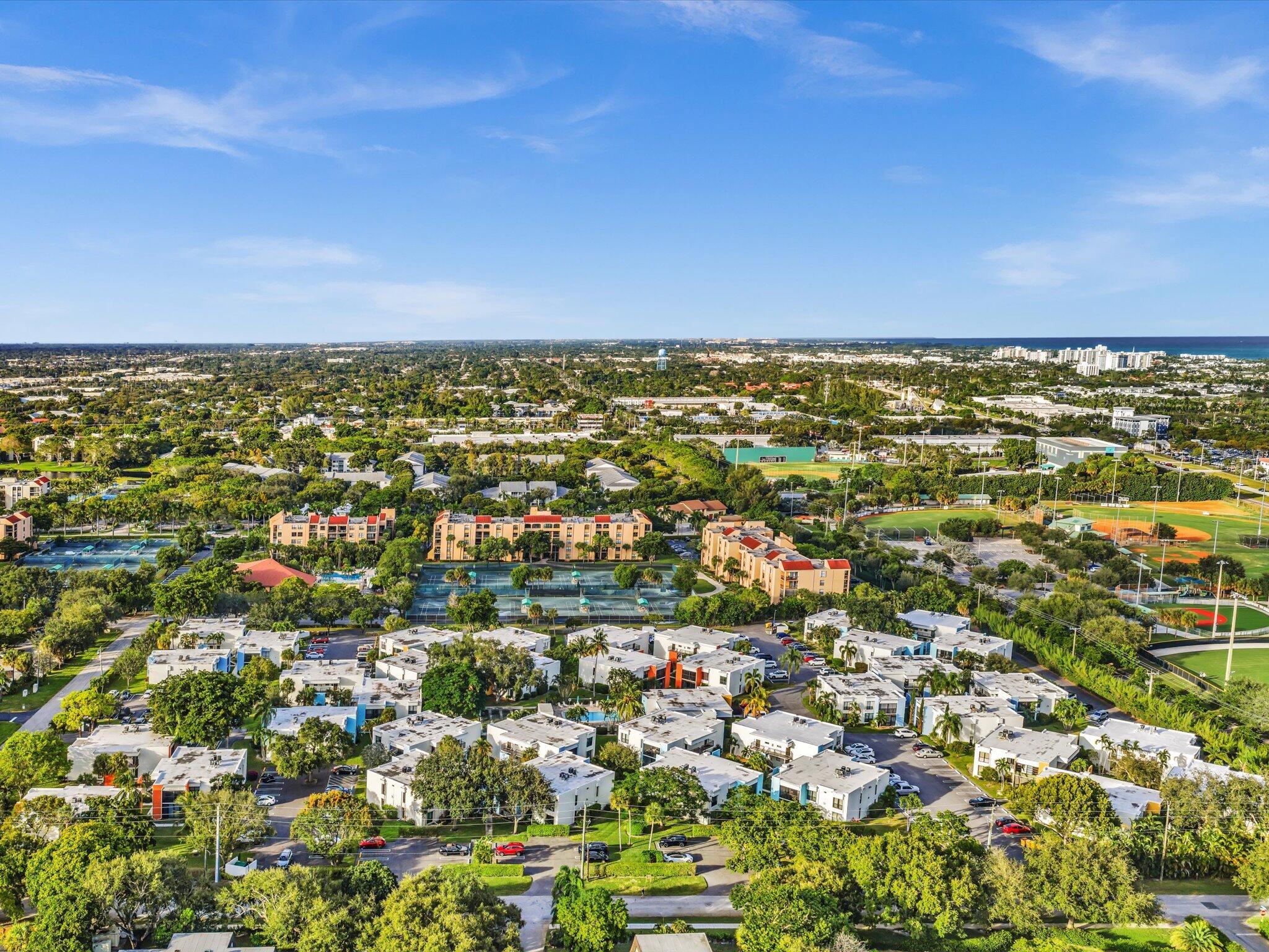 TOWN & COUNTRY ESTATES CO - Residential