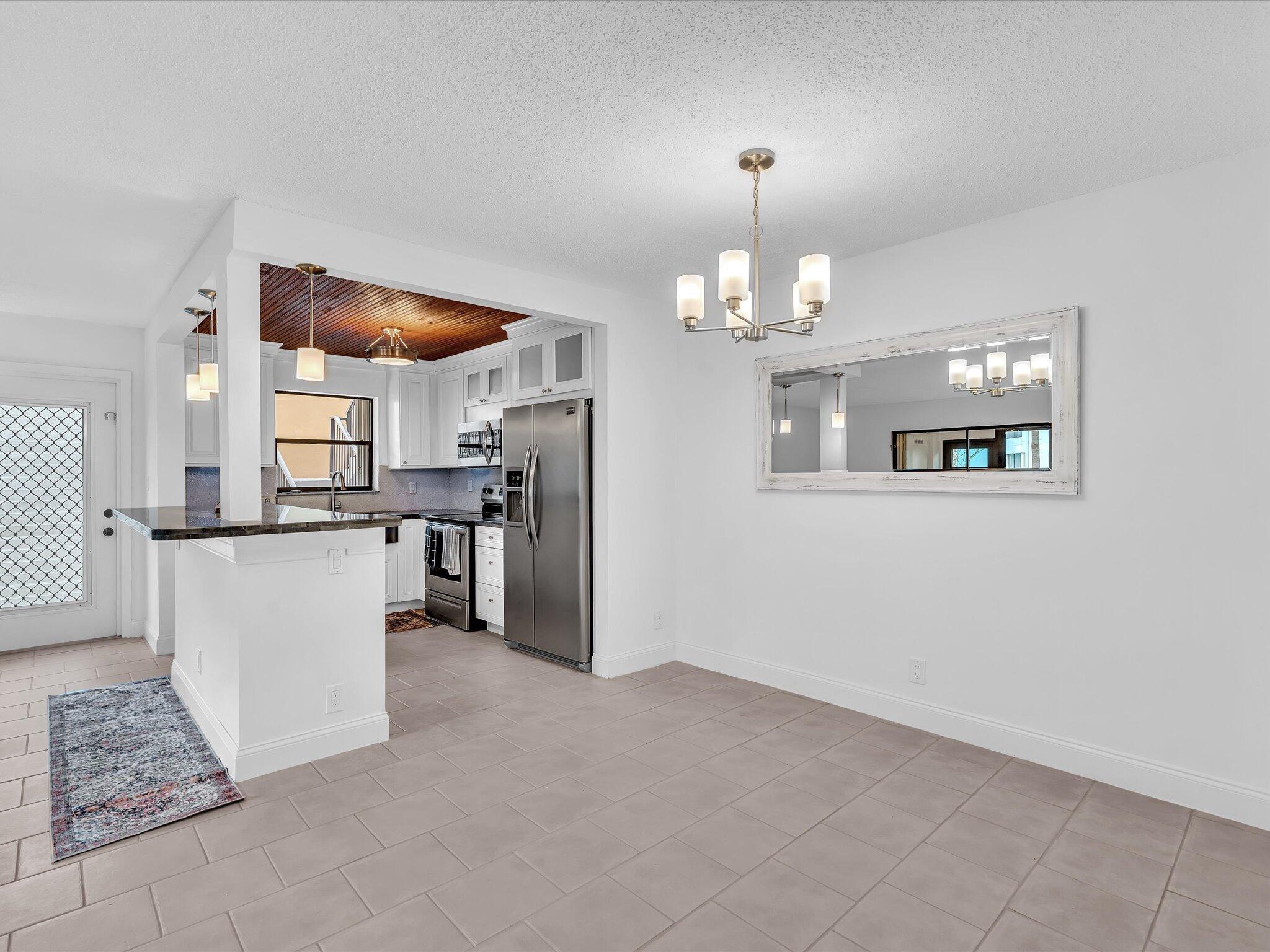 TOWN & COUNTRY ESTATES CO - Residential