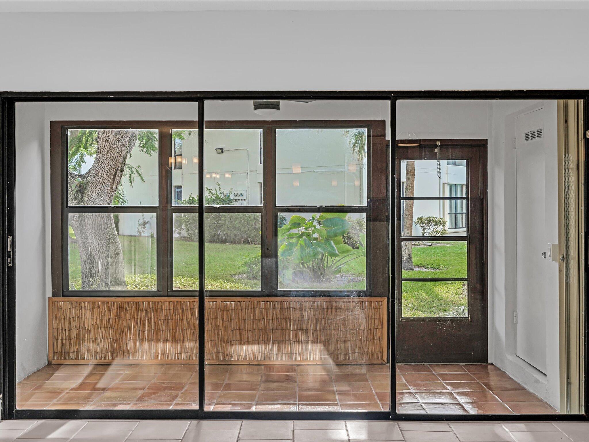 TOWN & COUNTRY ESTATES CO - Residential