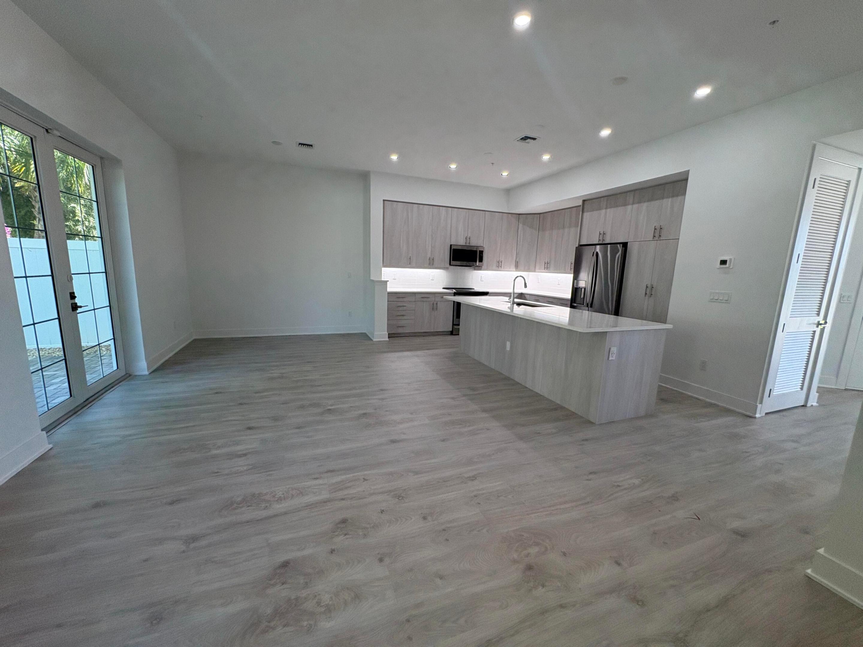 RESERVE AT TEQUESTA - Residential