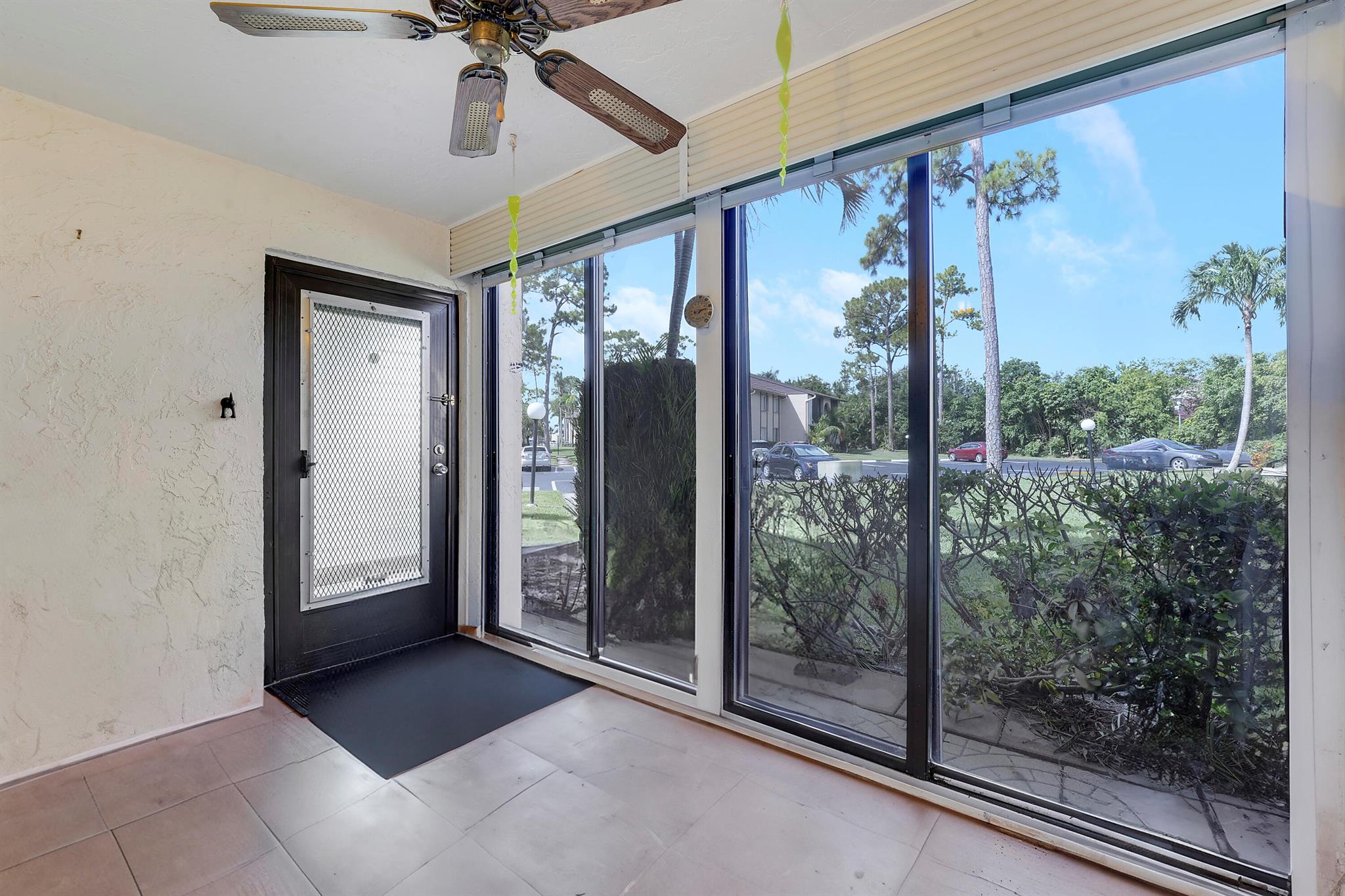 445 Pine Glen Lane A-1, Greenacres, FL, 33463/$159,999 2 445 Pine Glen Lane A-1
