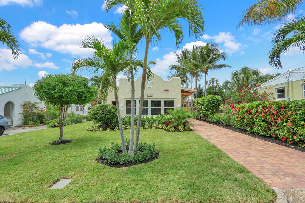 Photo of 842 Selkirk Street, West Palm Beach, FL 33405 (MLS # B26044648)