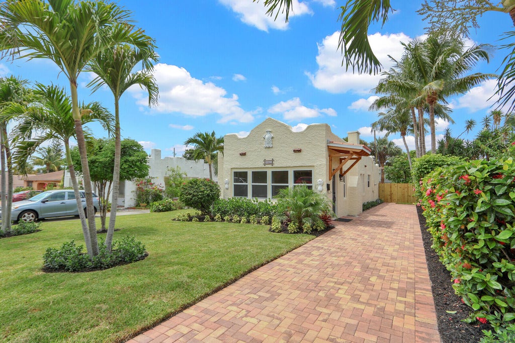 Photo of 842 Selkirk Street, West Palm Beach, FL 33405 (MLS # B26044648)