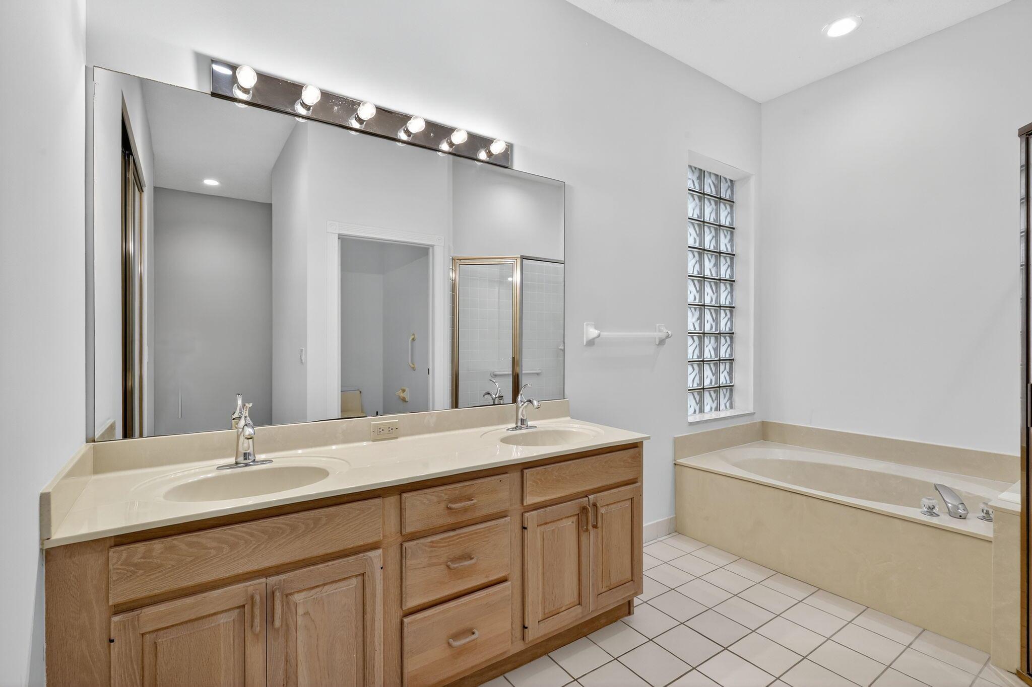 Shores 4 - Residential