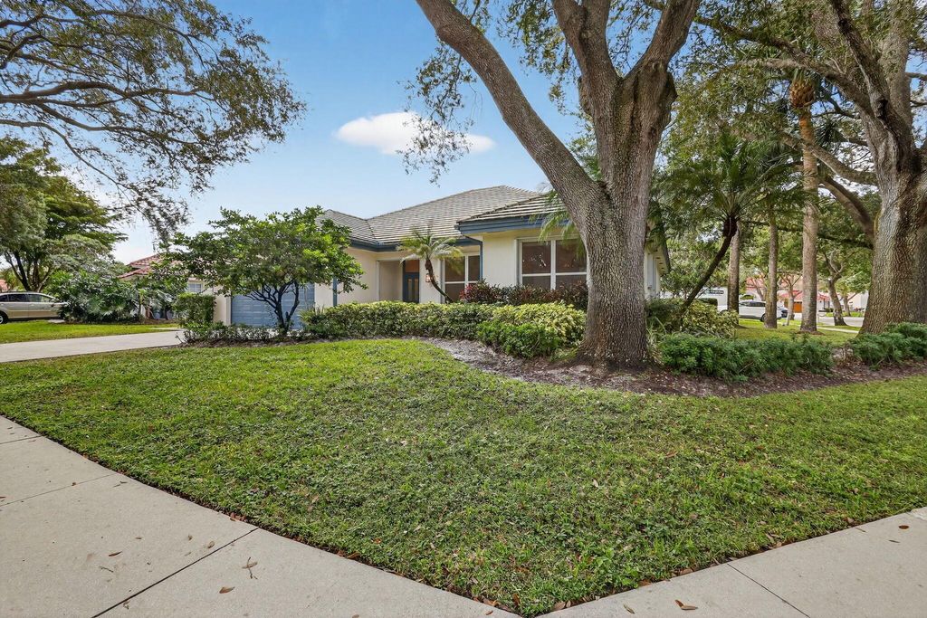 Photo of 6333 Winding Lake Drive, Jupiter, FL 33458 (MLS # R11135375)