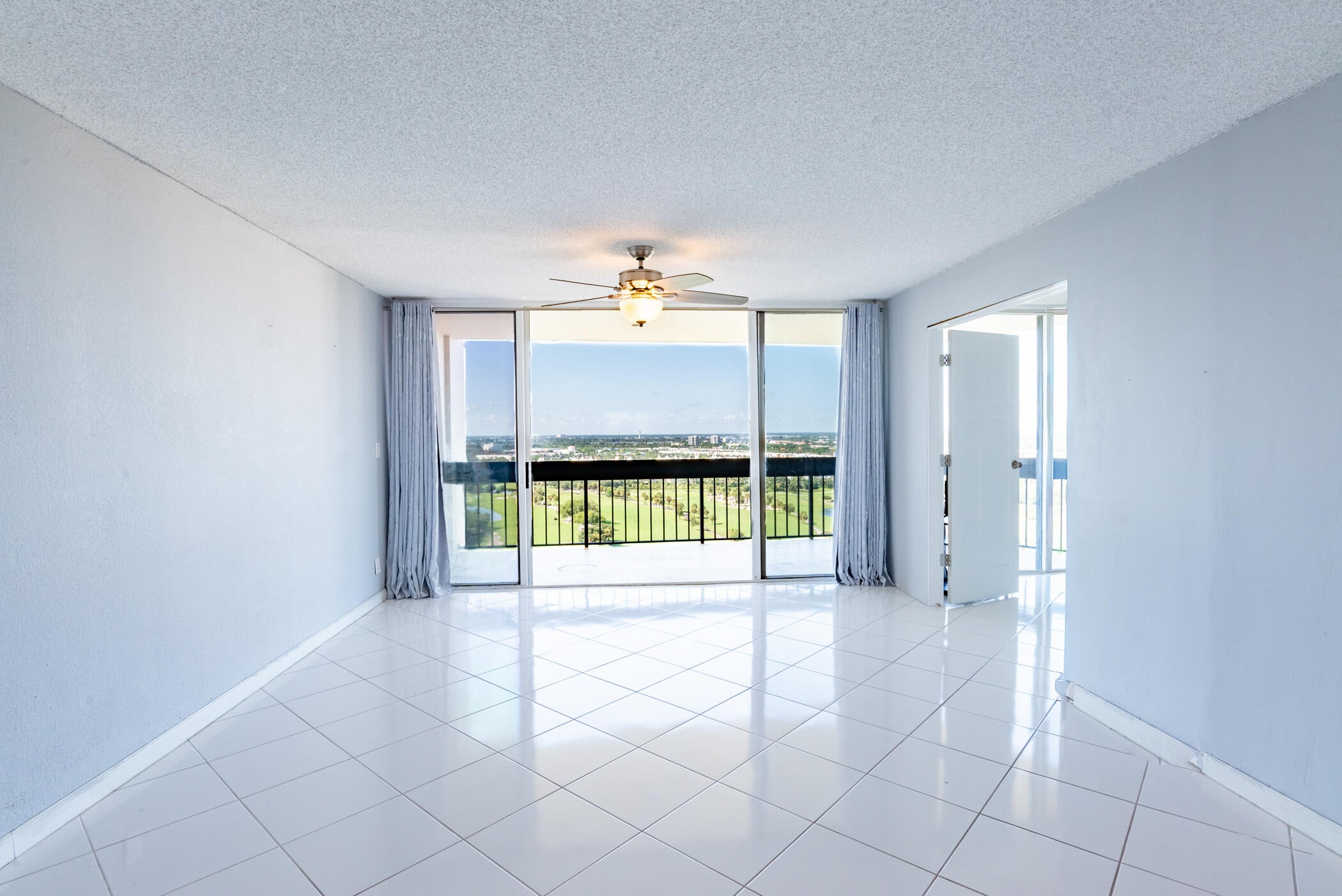 2400 PRESIDENTIAL Way PH6