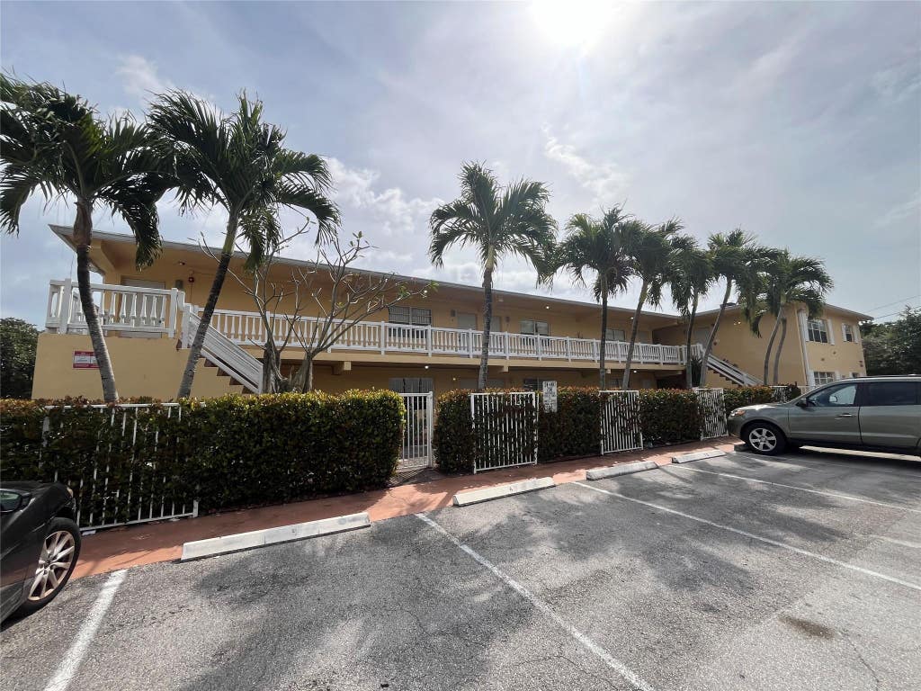 Photo of 1414 NE 5th Terrace #2, Fort Lauderdale, FL 33304 (MLS # B26063125)