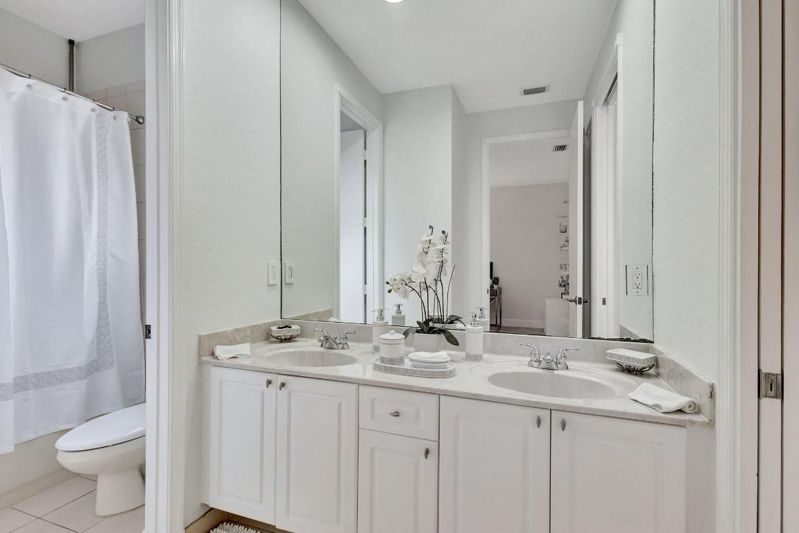 MIRABELLA AT MIRASOL A - Residential Lease