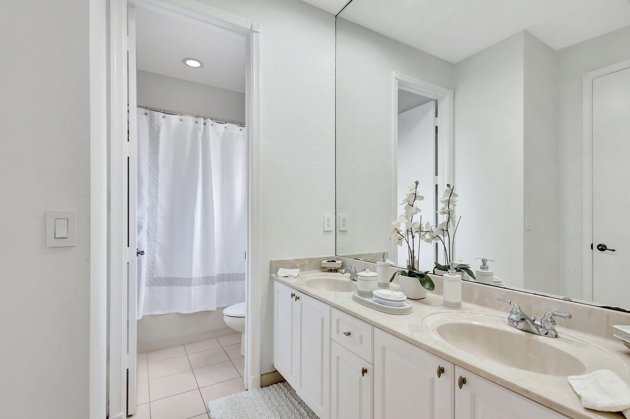 MIRABELLA AT MIRASOL A - Residential Lease