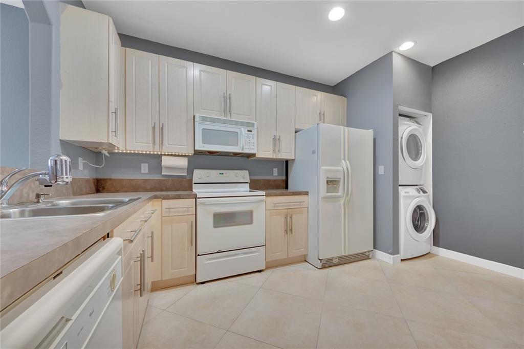 Merrick Preserve Condo Bl - Residential Lease