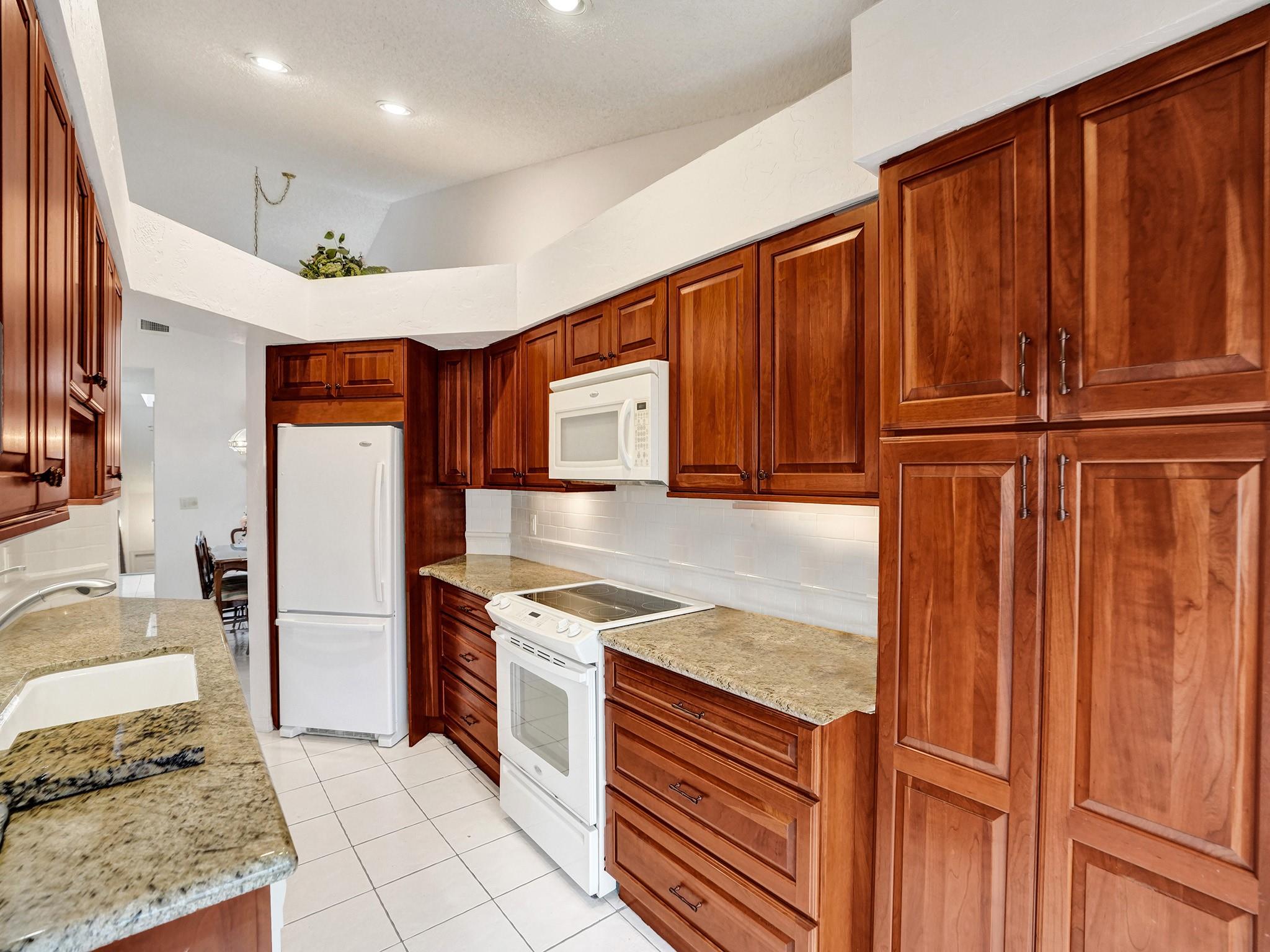 Emerald Oaks - Residential