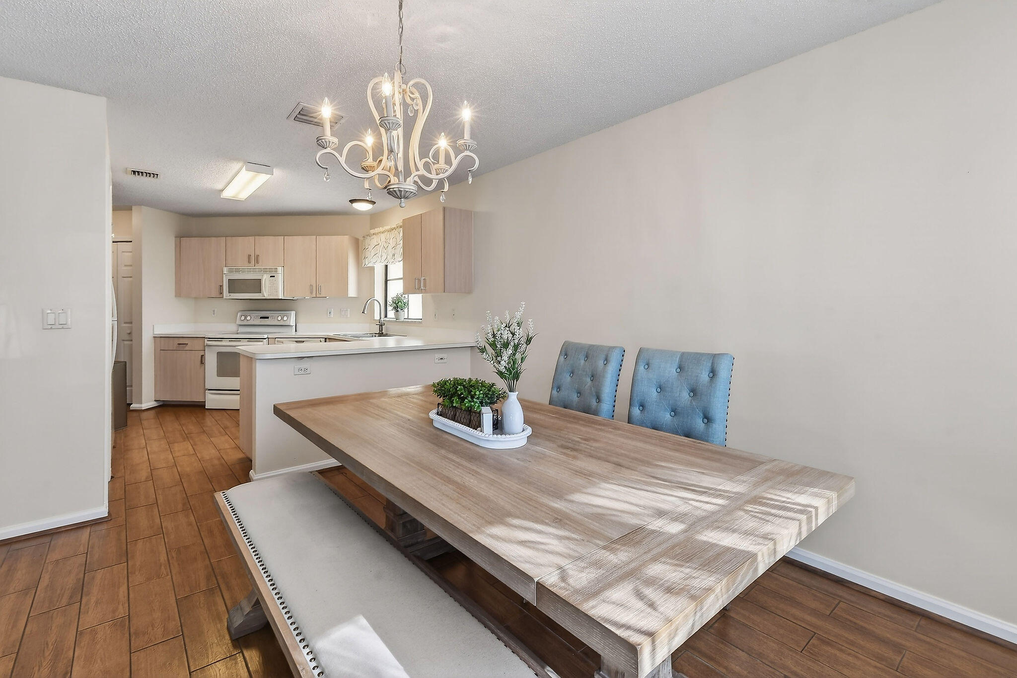 27-43-41~ TH PT OF NLY 662.08 FT OF WLY 374.41 FT - Residential