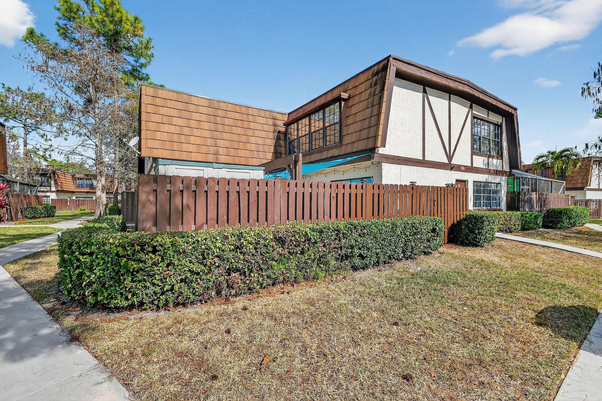 27-43-41~ TH PT OF NLY 662.08 FT OF WLY 374.41 FT - Residential