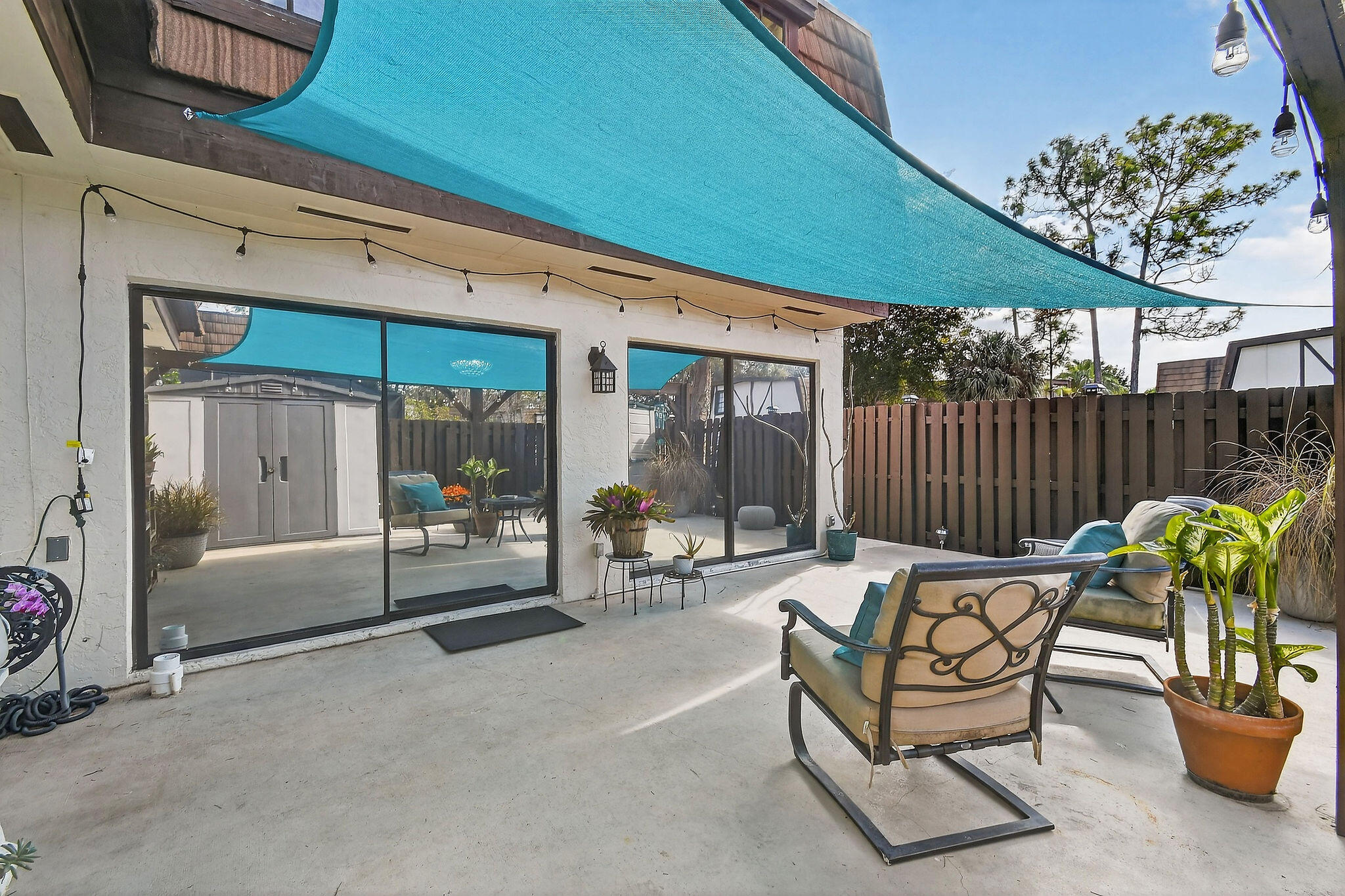 27-43-41~ TH PT OF NLY 662.08 FT OF WLY 374.41 FT - Residential