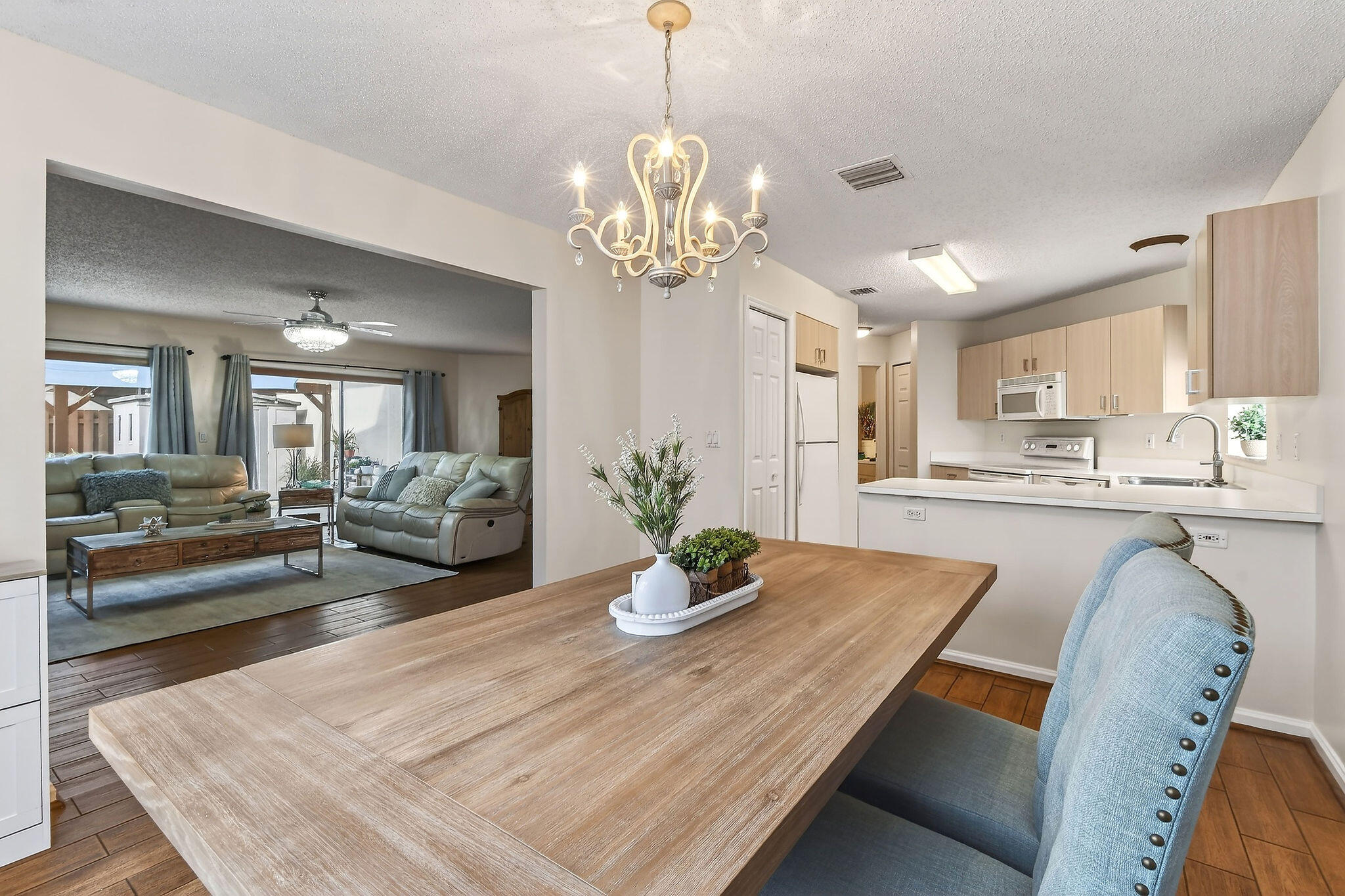 27-43-41~ TH PT OF NLY 662.08 FT OF WLY 374.41 FT - Residential