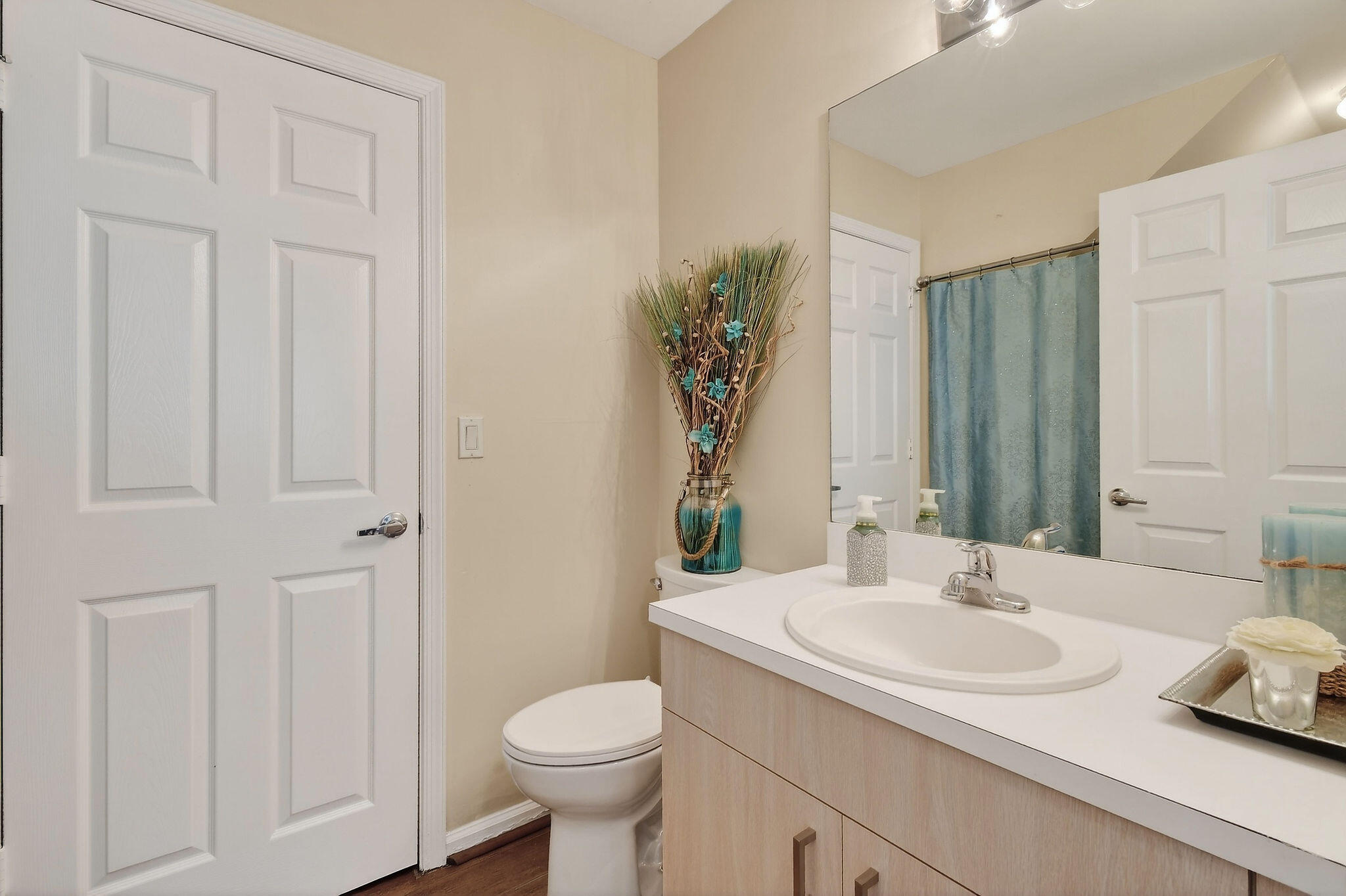 27-43-41~ TH PT OF NLY 662.08 FT OF WLY 374.41 FT - Residential