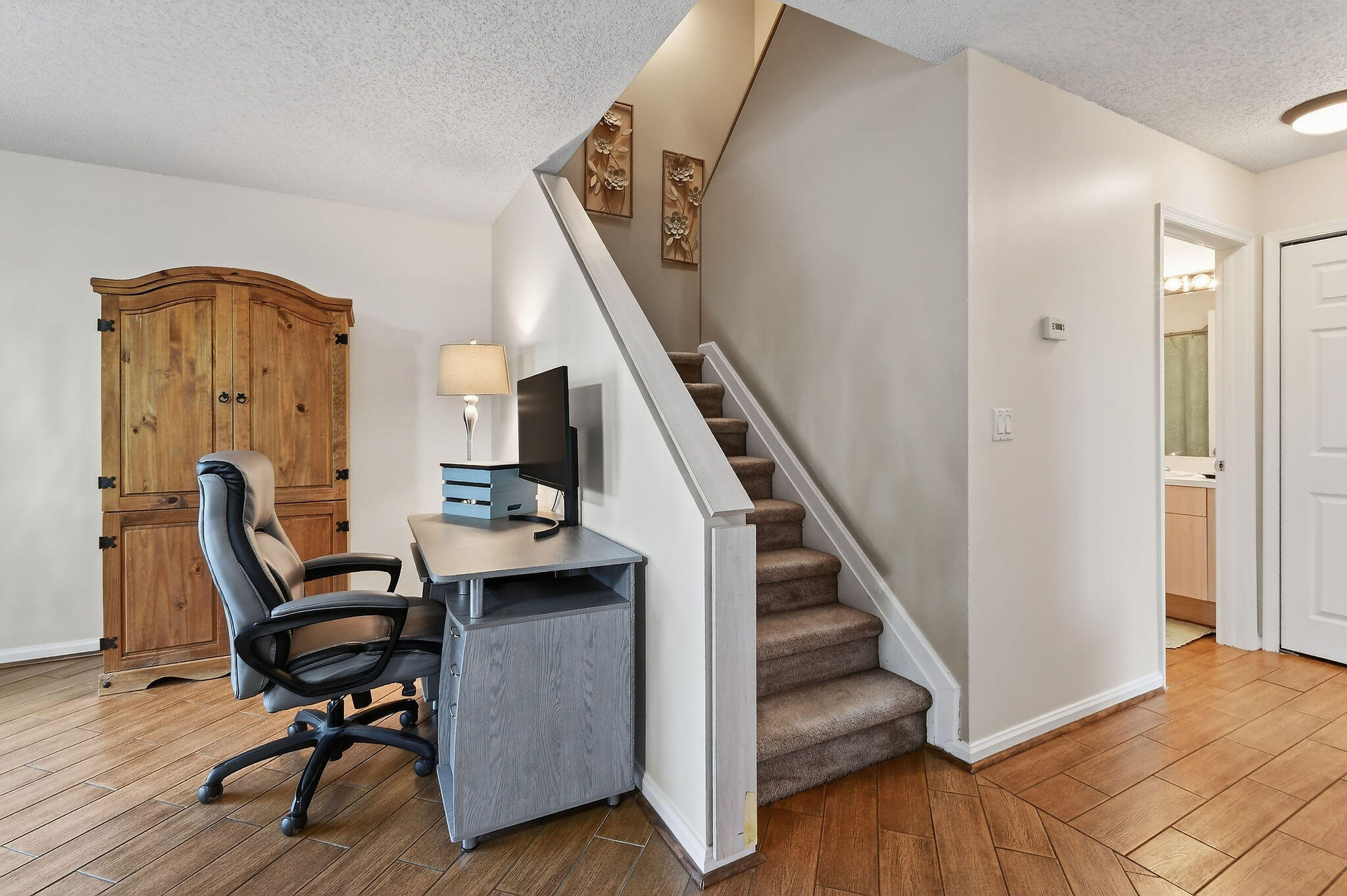 27-43-41~ TH PT OF NLY 662.08 FT OF WLY 374.41 FT - Residential