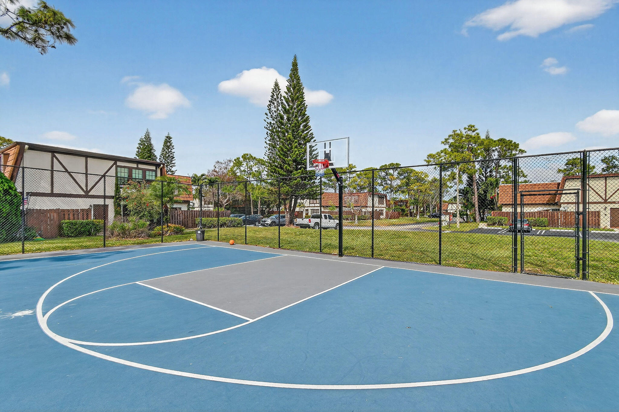 27-43-41~ TH PT OF NLY 662.08 FT OF WLY 374.41 FT - Residential