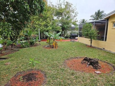 A home in Lauderdale Lakes