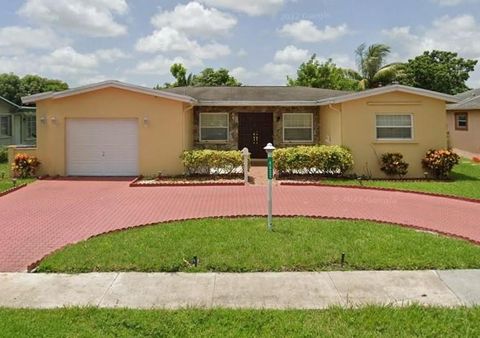 A home in Lauderdale Lakes