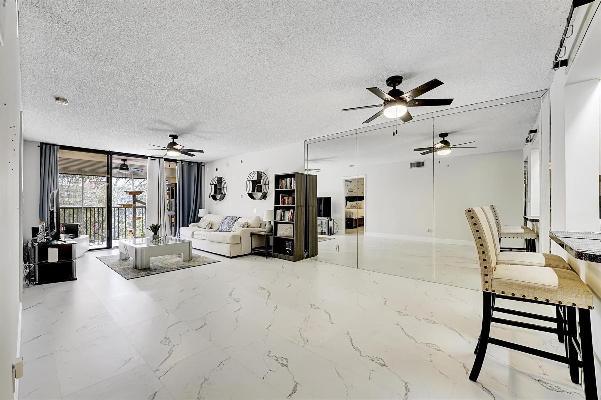8592 W Sunrise Blvd 406