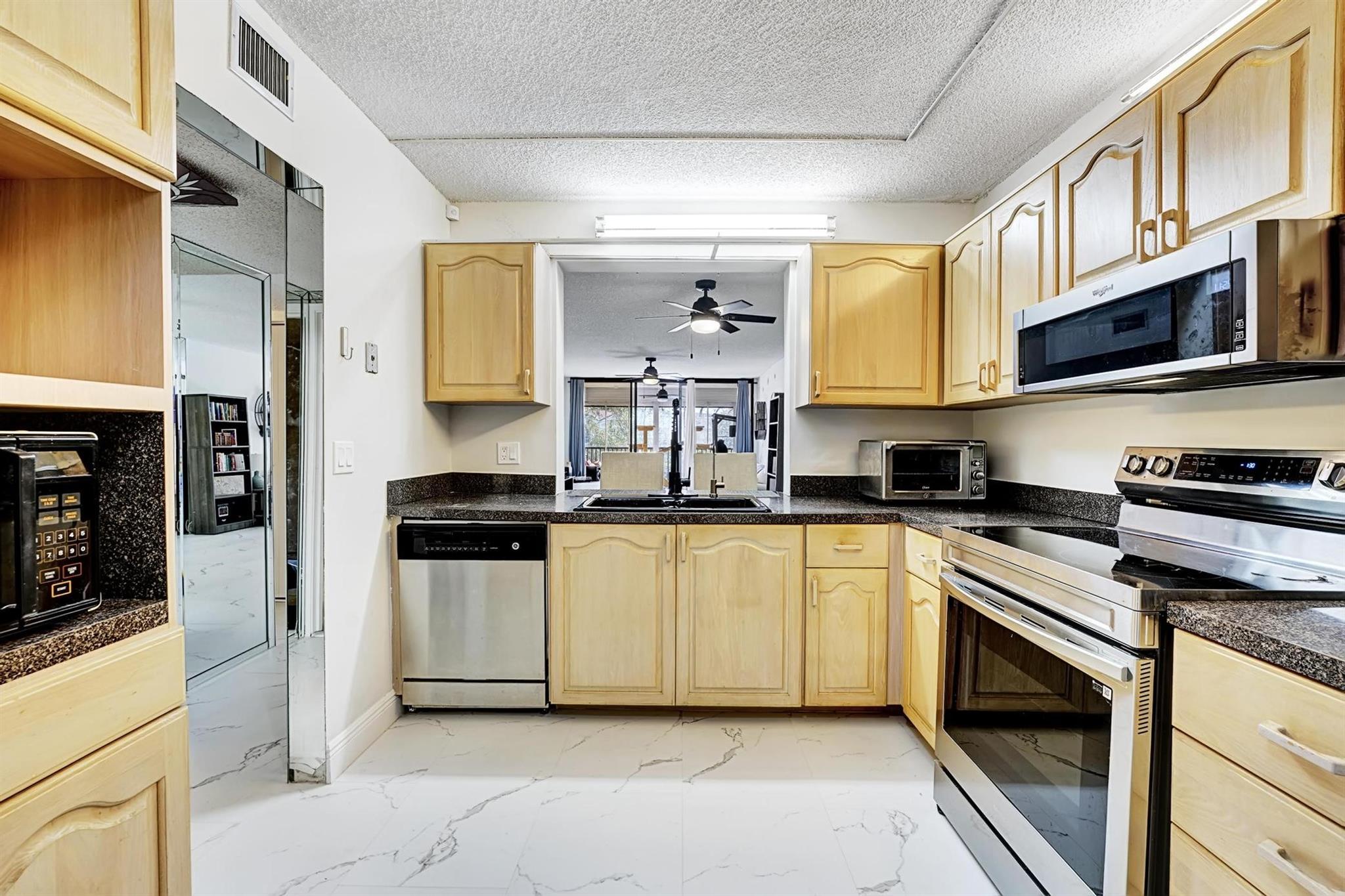 8592 W Sunrise Blvd 406