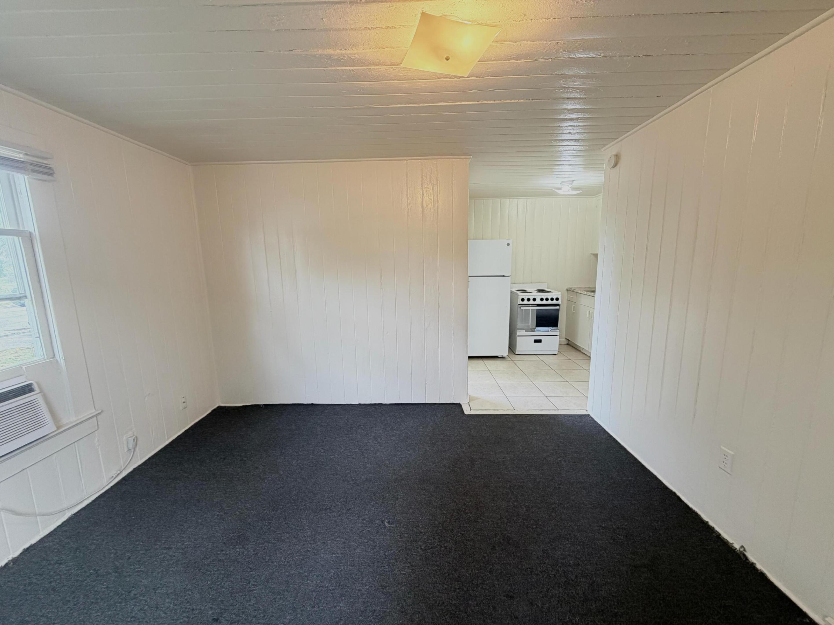 NORTH PALM BCH 1 - Residential Lease