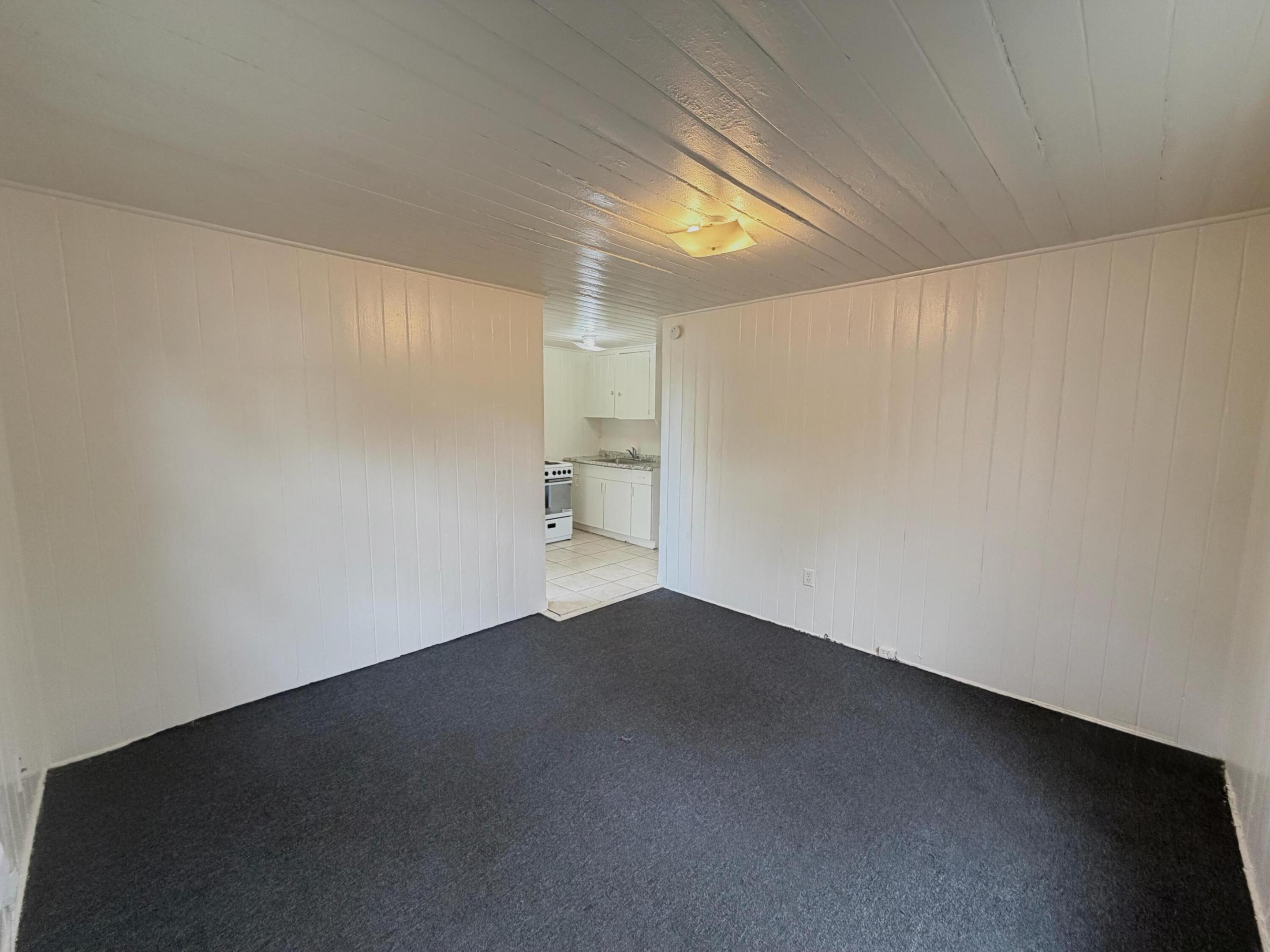 NORTH PALM BCH 1 - Residential Lease