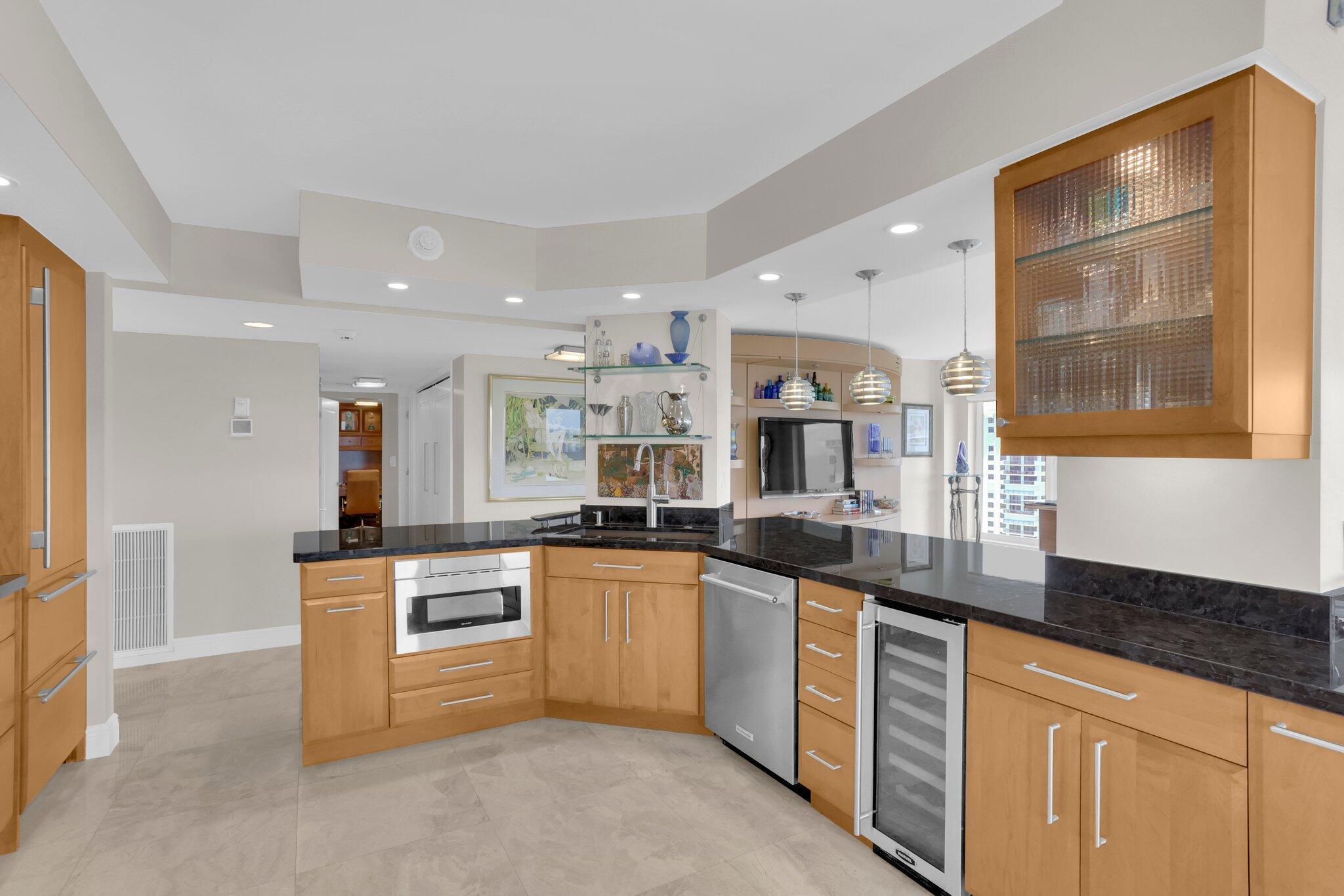 OCEAN REEF TOWERS INC CONDO - Residential