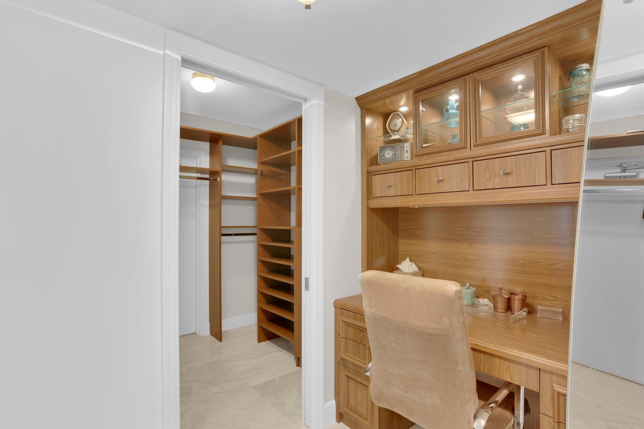 OCEAN REEF TOWERS INC CONDO - Residential