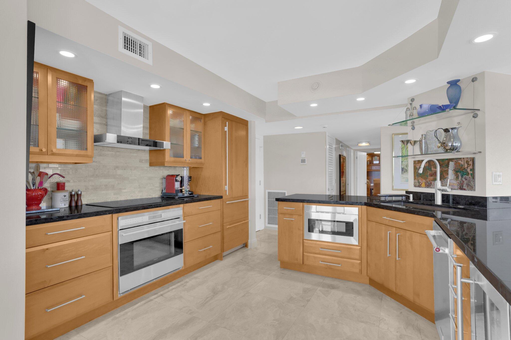 OCEAN REEF TOWERS INC CONDO - Residential