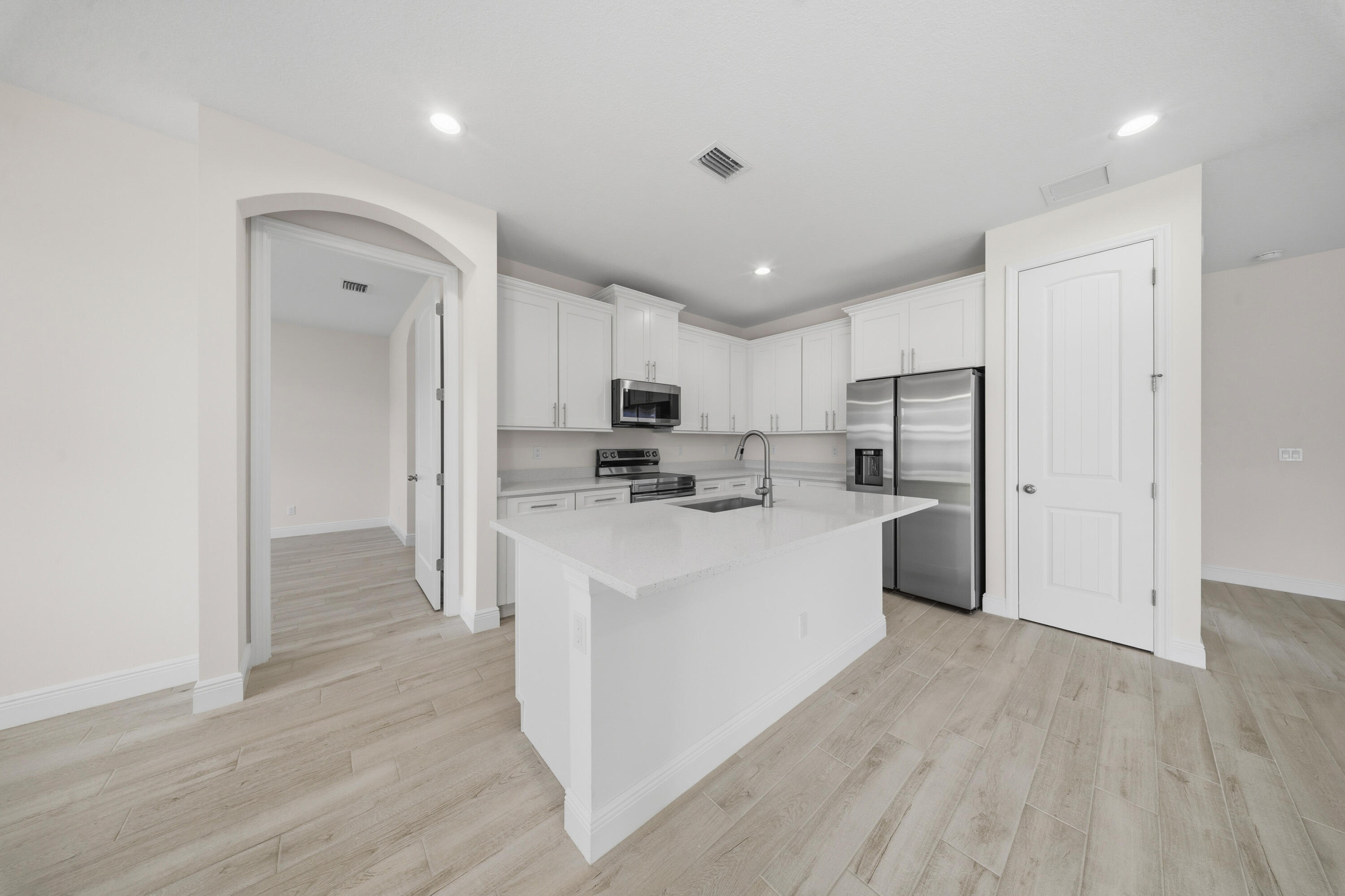 7609 Santa Clara Boulevard