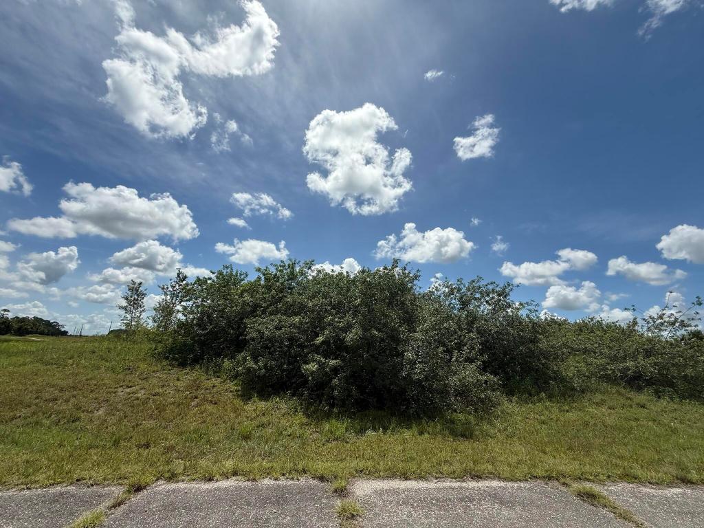 PORT LABELLE UNIT 11 - Land