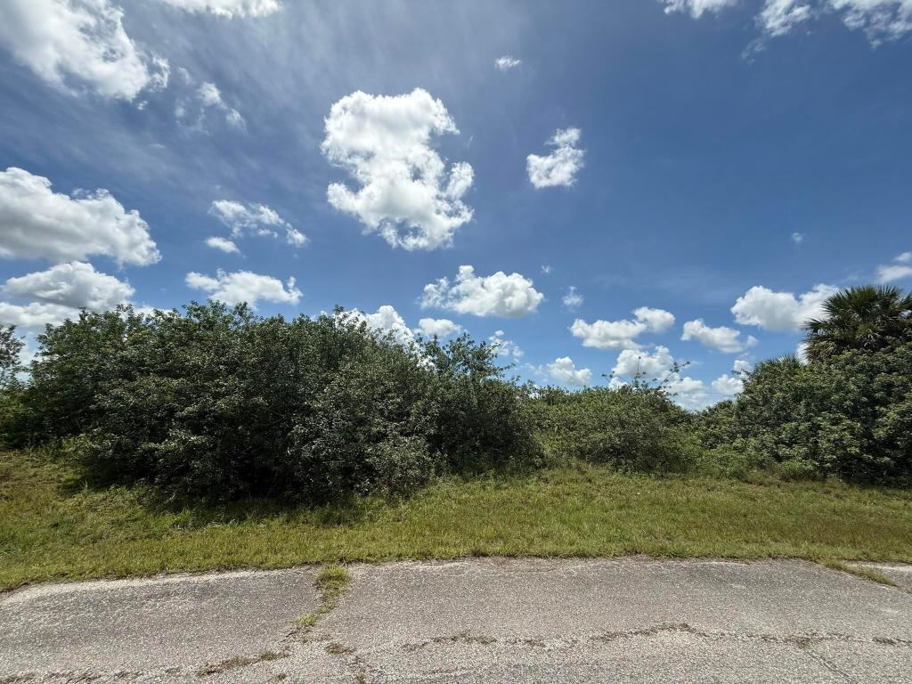 PORT LABELLE UNIT 11 - Land