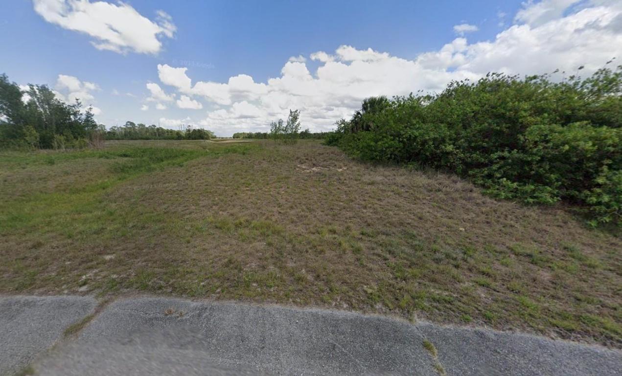 PORT LABELLE UNIT 11 - Land