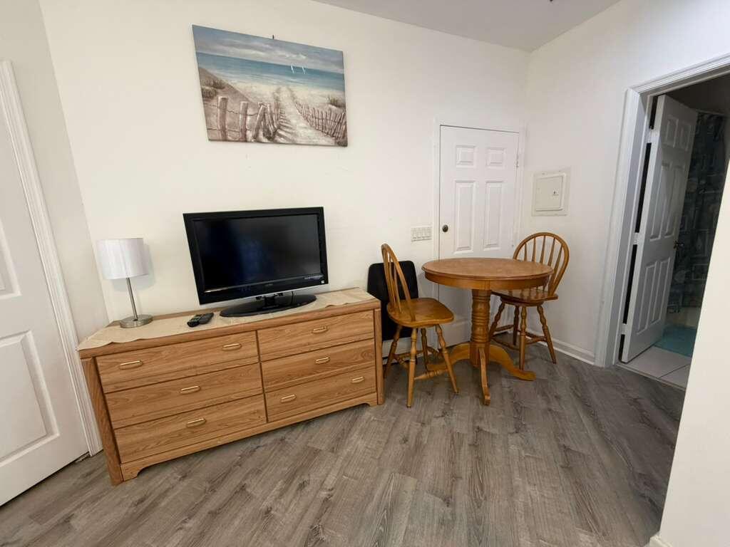 CASTLE PINES CONDOMINIUM - Residential Lease