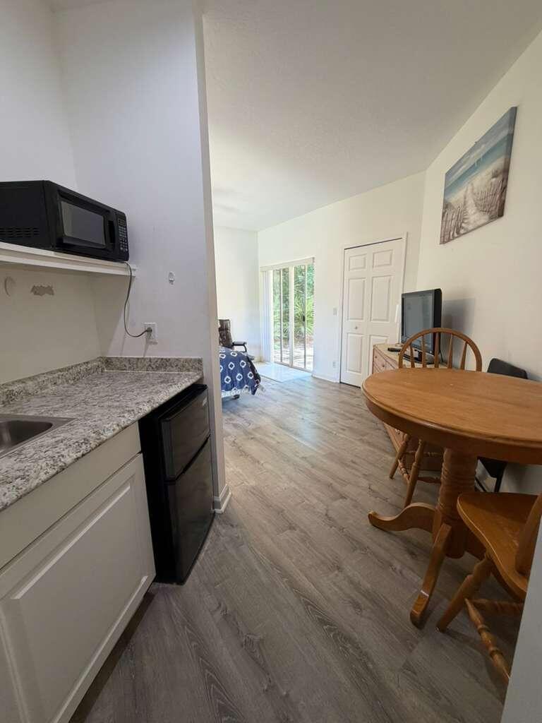 CASTLE PINES CONDOMINIUM - Residential Lease
