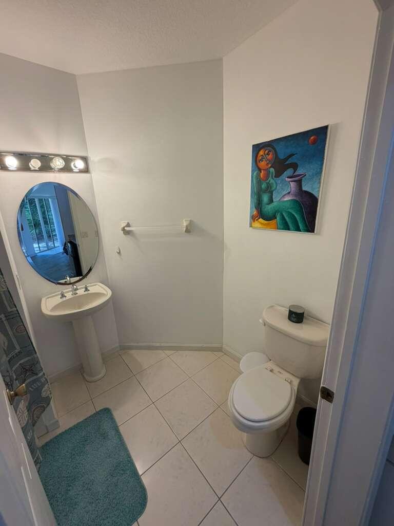 CASTLE PINES CONDOMINIUM - Residential Lease