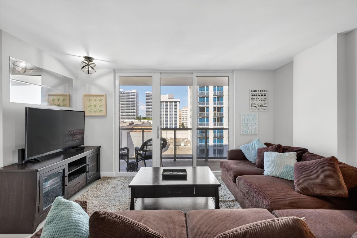 209 N Fort Lauderdale Beach Boulevard 7D